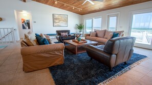 Televisor intel·ligent, llar de foc, videojocs i reproductor de DVD 