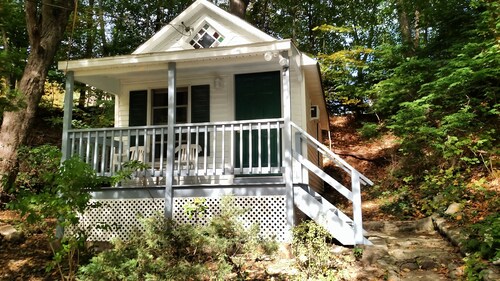 Cozy Cottage Comfort Nest