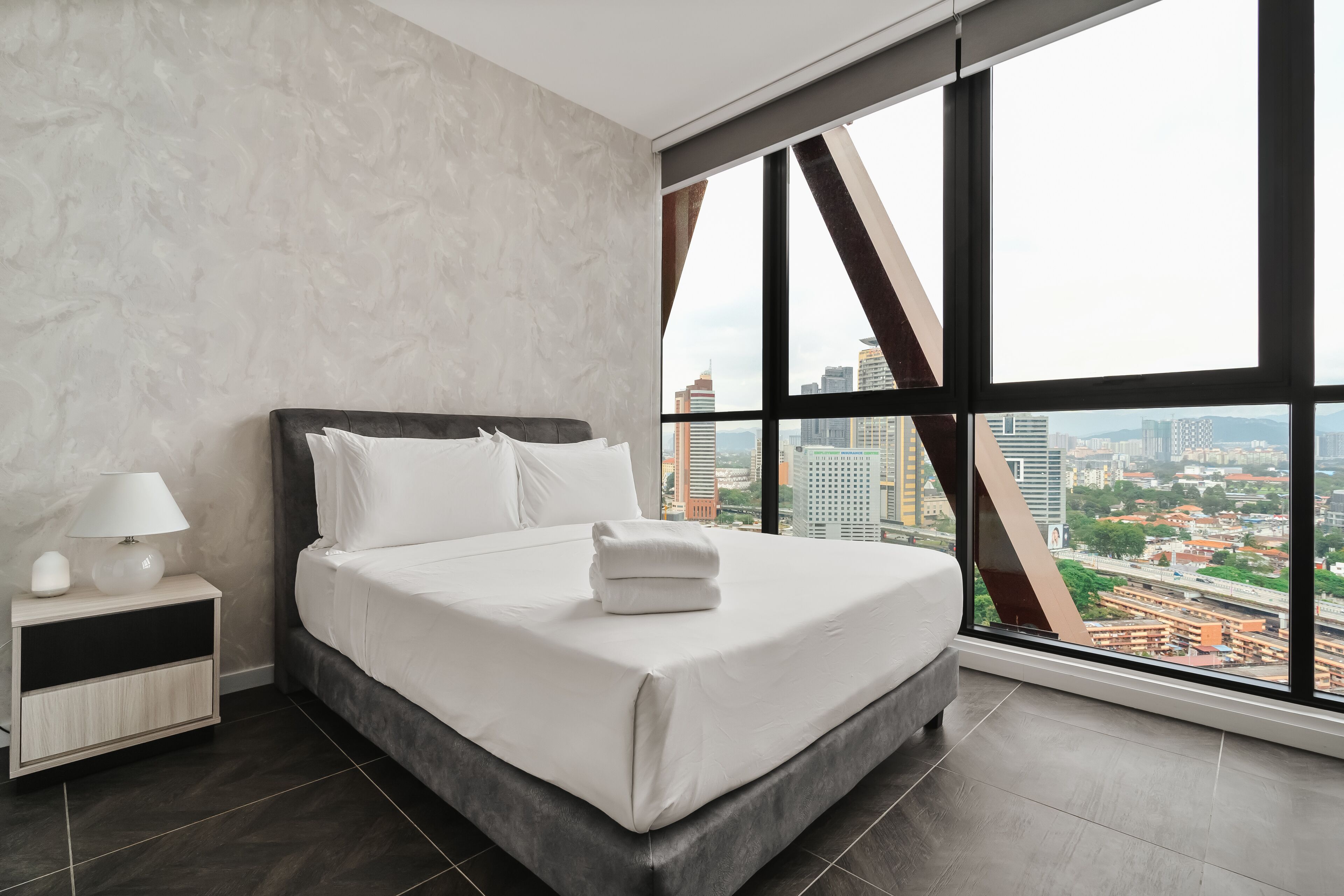 Family Apartment, 1 Bedroom, Non Smoking, City View | Cadar kapas Mesir, peralatan tempat tidur premium, gebar bulu kapas 