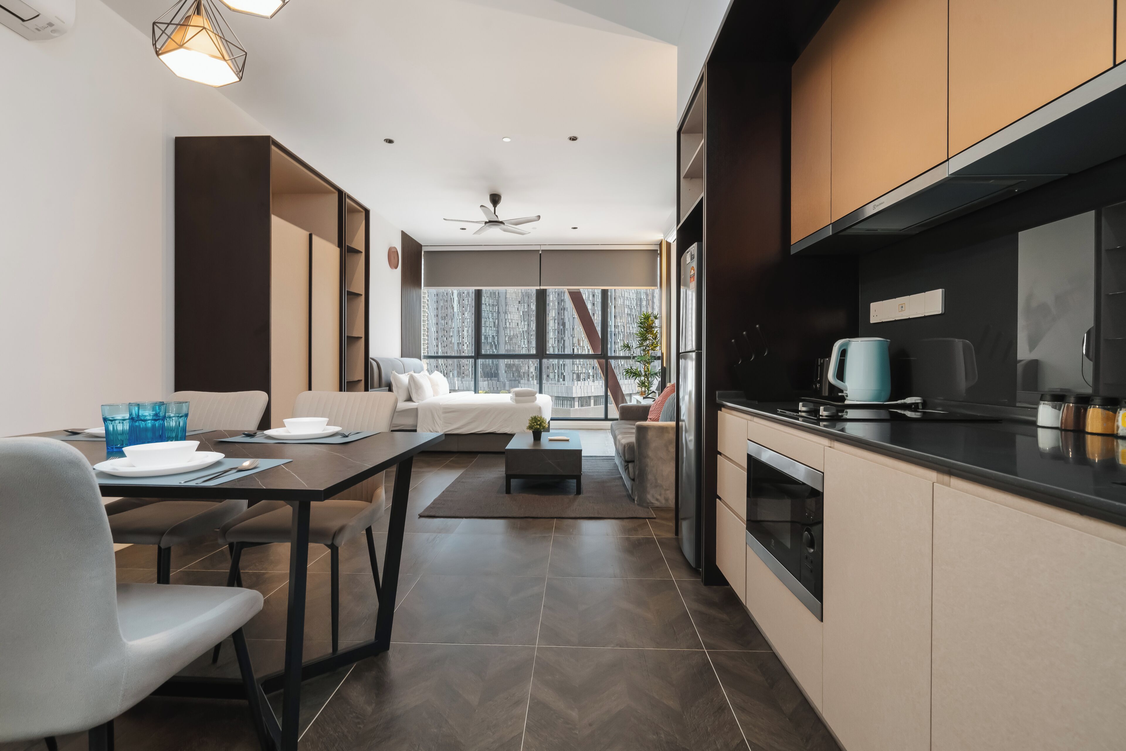Deluxe Studio Suite, 1 Katil Ratu (Queen) dengan Katil Sofa, Non Smoking, City View | Cadar kapas Mesir, peralatan tempat tidur premium, gebar bulu kapas 