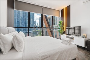 Deluxe Studio Suite, 1 Queen Bed with Sofa bed, Non Smoking, City View | City view - Scarletz KLCC Apartments By Soulasia (Kuala Lumpur)