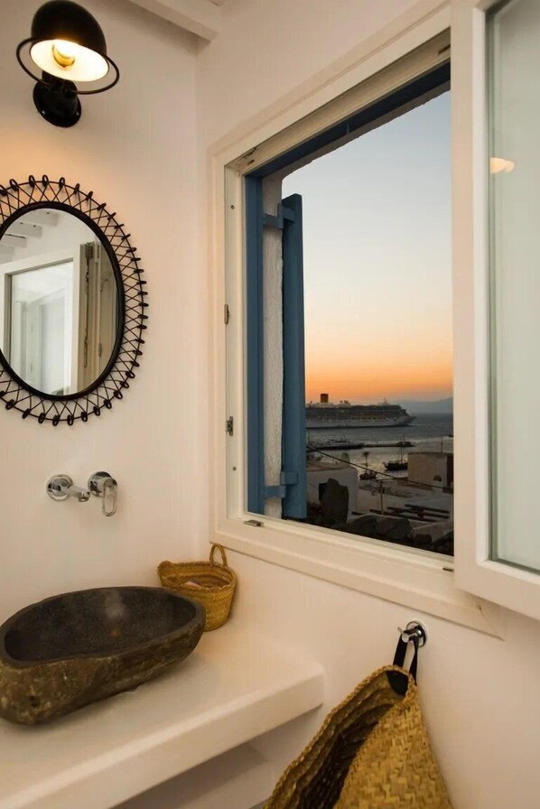 Soundproofing, iron/ironing board, free WiFi - Mykonos High Cloe (Mykonos)