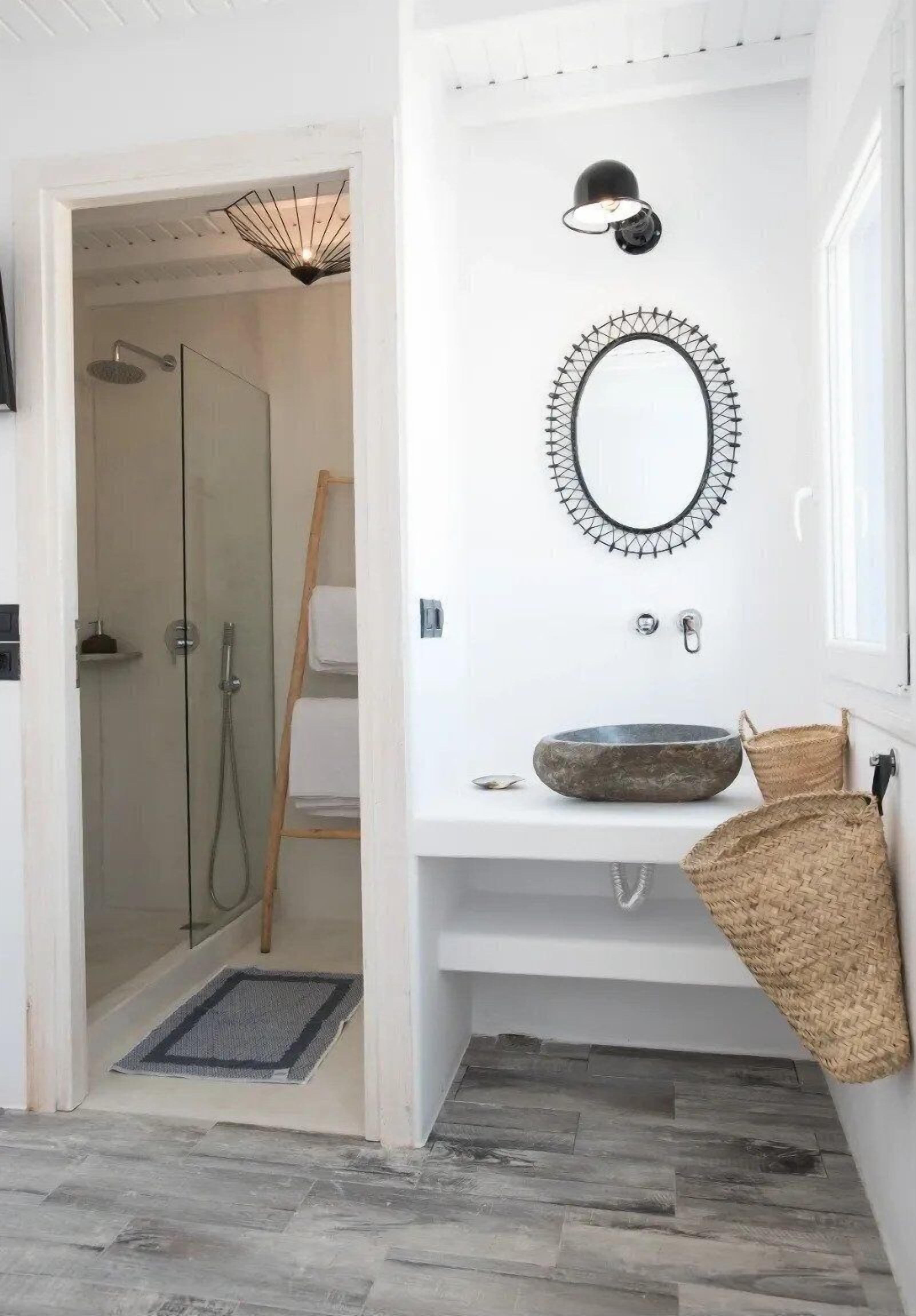 Superior Townhome | Bathroom