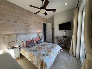4 bedrooms, desk, iron/ironing board, travel crib
