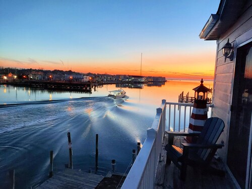 Bays Landing -Dynamic Waterfront Views-Townhouse -LINENS ANDTOWELS PROVIDED