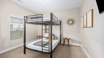 2 bedrooms, desk, iron/ironing board, WiFi