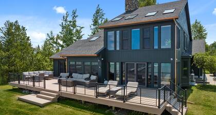 Loeb Lake House - sugar sand private beach - walking distance to Castle Farms