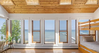 Loeb Lake House - sugar sand private beach - walking distance to Castle Farms