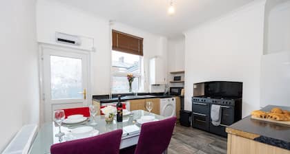 Cosy Two bedroom Terrace Blackburn