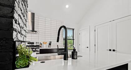 Aveline’s Abode - N. Corktown