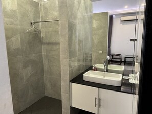 Bathroom - Hotel La Maravilla (Siem Reap)