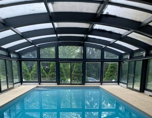 Inomhuspool och uppvärmd pool