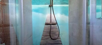 Design villa with swimming pool and tennis court in a hectare of fully enclosed grounds