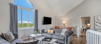 Family Retreat Sleeps 30 | Hot Tub | Ping Pong |