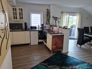 Fridge, microwave, oven, stovetop - House SauerlandLove (Schmallenberg)