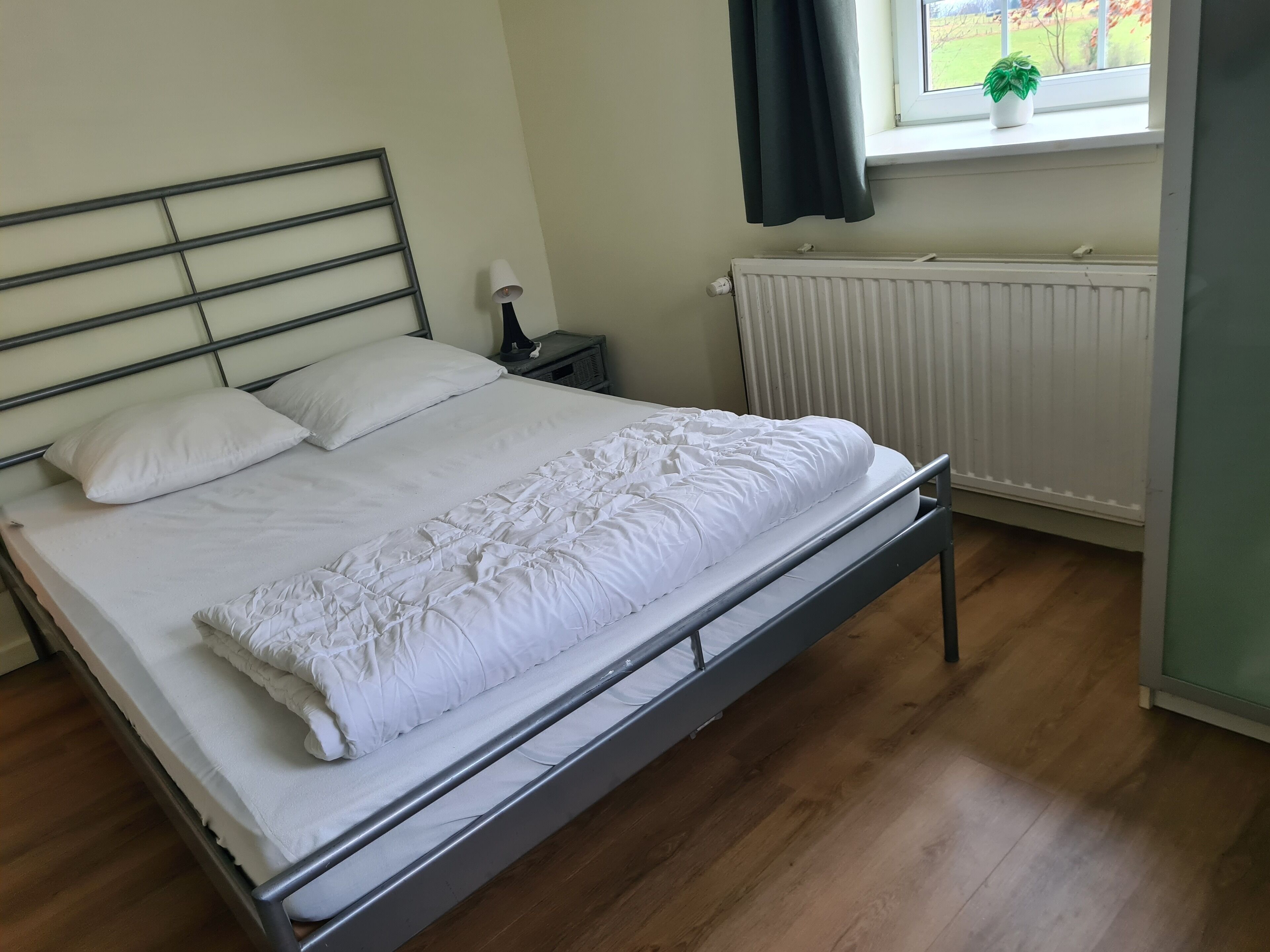 9 多间卧室、办公桌、旅行婴儿床、免费 WiFi