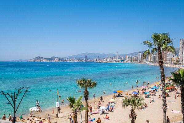 Una spiaggia nelle vicinanze