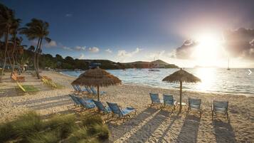 海灘、躺椅、沙灘巾