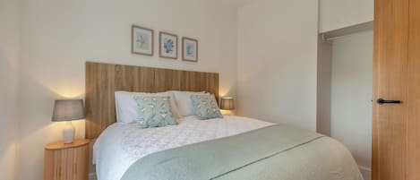 3 bedrooms, free WiFi, bed sheets