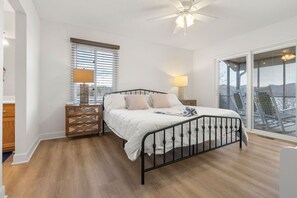 5 bedrooms, free WiFi, bed sheets