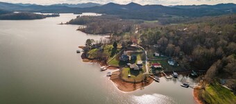 Lake view and lakes access home on Lake Chatuge -mountain view -spacious home. 