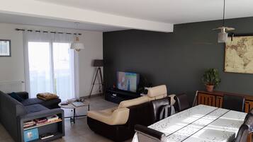 Smart TV, video games, books