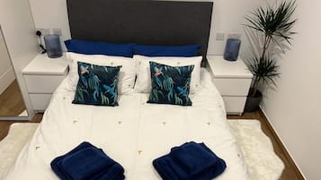 1 habitación, escritorio, tabla de planchar con plancha y wifi gratis