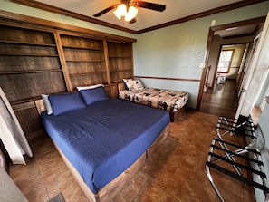 5 bedrooms, WiFi, bed sheets