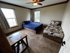 5 bedrooms, WiFi, bed sheets