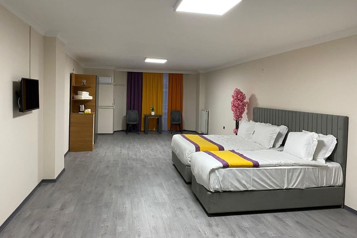 Standard Triple Room | Desk, free WiFi