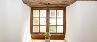 Peaceful Devon hideaway with wood fired hot tub and great pubs. 