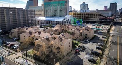 Palm Court-Trendy and Block from Ocean Casino