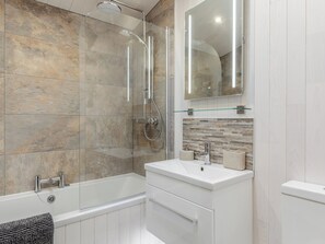 Towels - 2 bedroom accommodation in Willington, near Derby (Willington, near Derby)