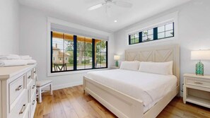 6 bedrooms, desk, iron/ironing board, WiFi