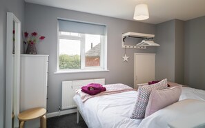 2 bedrooms, WiFi, bed sheets