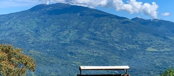 Reventazon River Mountain Lodge