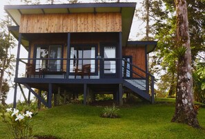 Deluxe Cabin | Individually decorated, individually furnished, free WiFi, bed sheets