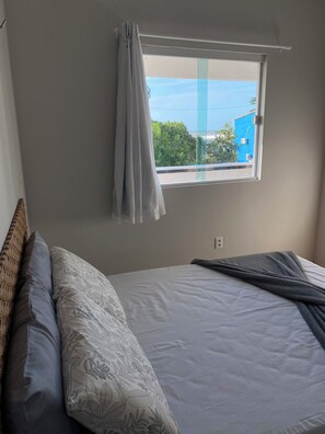 2 bedrooms, desk, iron/ironing board, free WiFi - Casa Solmar, 1 minute from Guriú beach / great for kite surfers. (Camocim)