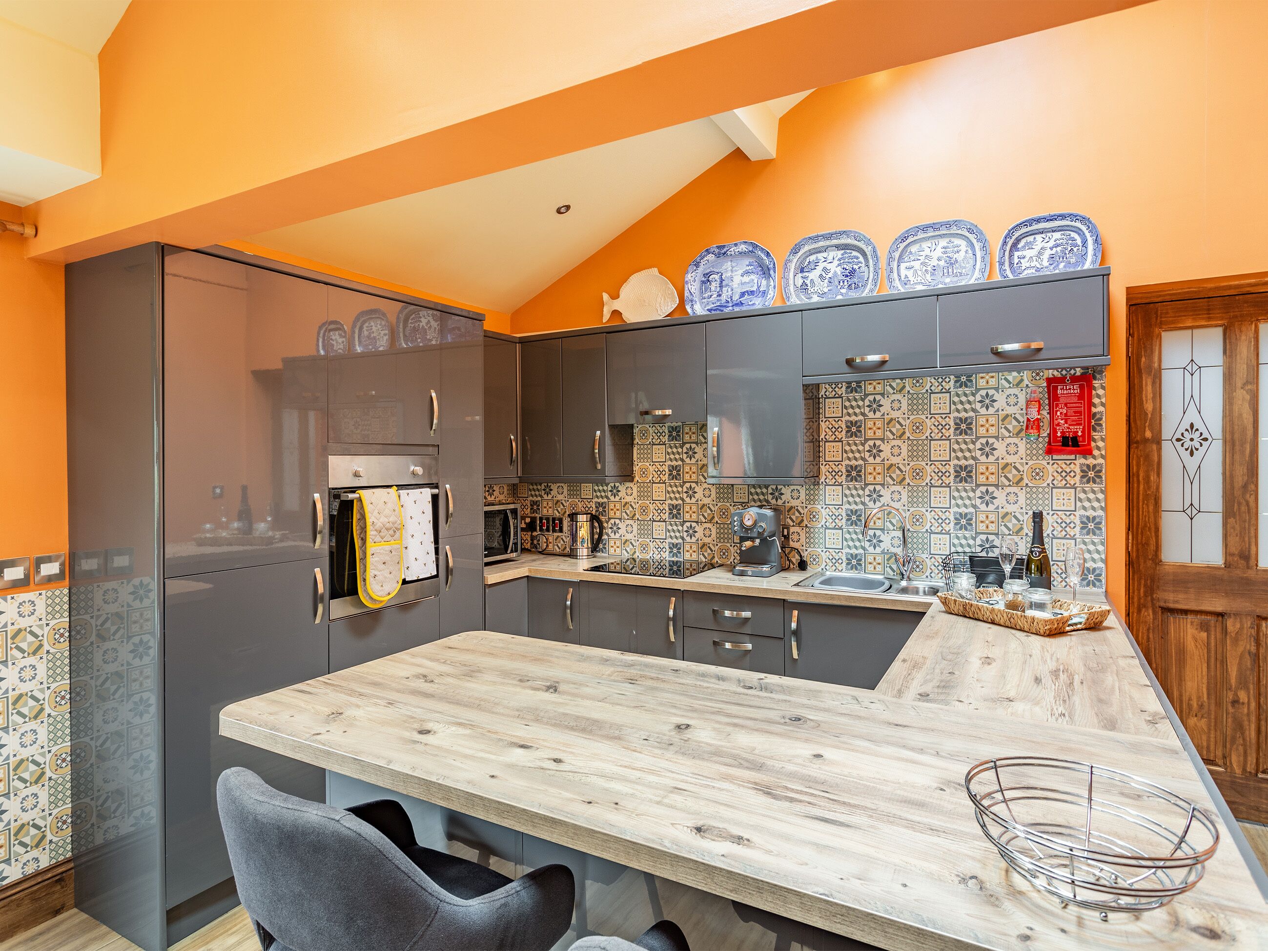 洗碗机、高脚椅、冰柜