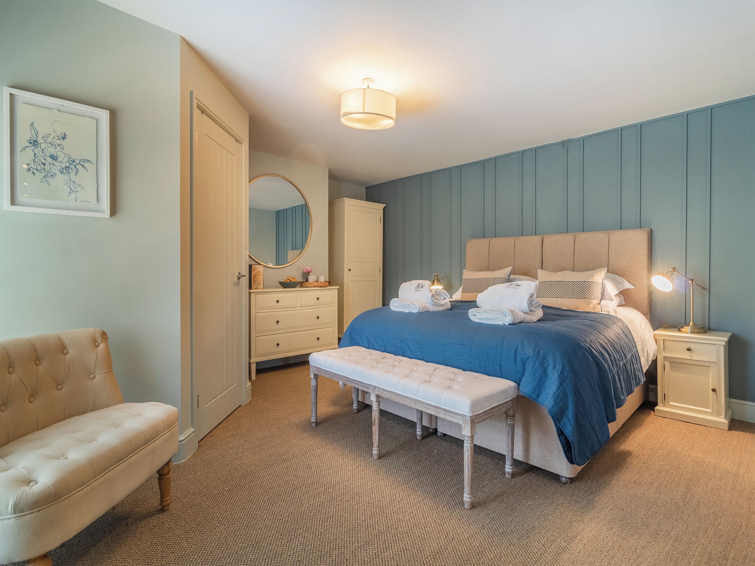 6 bedrooms, free WiFi, bed sheets, wheelchair access