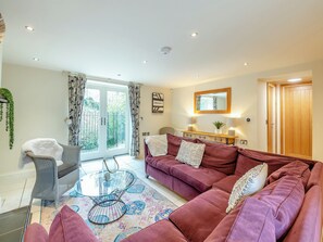 Living area - 4 bedroom accommodation in Sandsend, near Whitby (Sandsend, near Whitby)