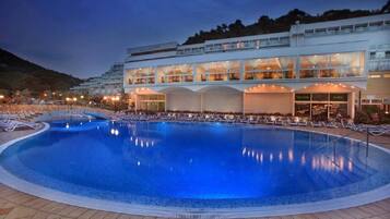 Innenpool, Außenpool