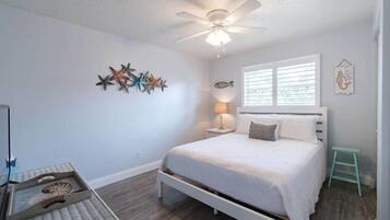 2 slaapkamers, een strijkplank/strijkijzer, reisbedje, wifi