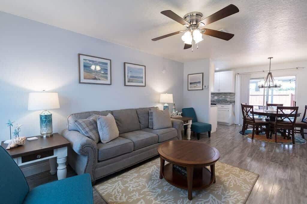 Een televisie en een kantoor