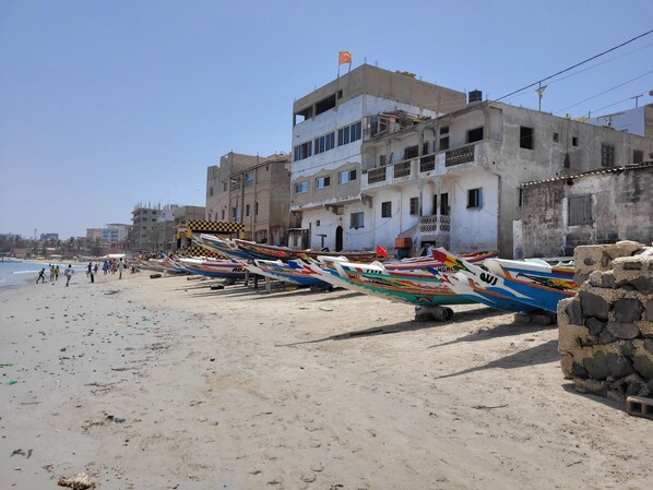 Beach - One-bedroom apartment, Ngor district (Dakar)