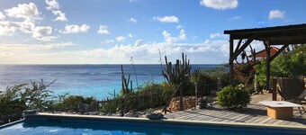 Prachtige 8pers Oceanfront Villa op Coral Estate, 1 min van Beach-club Karakter