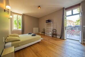 4 chambres, bureau, fer et planche à repasser, Wi-Fi