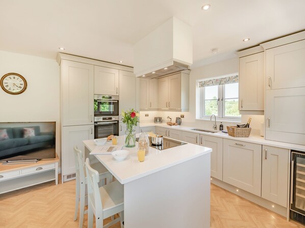 Dishwasher, high chair