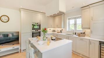 Opvaskemaskine, højstol