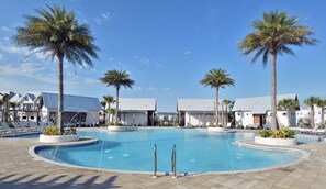 Piscina all'aperto, una piscina riscaldata